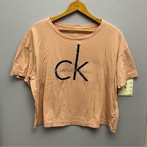 🦋Calvin Klein crop top🦋